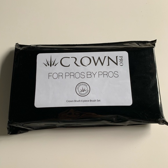 Crown Brush Essentials Set - Picture 6 of 6